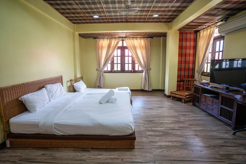 Lost Paradise Resort