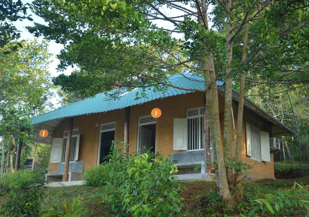 Kadolana Eco Village