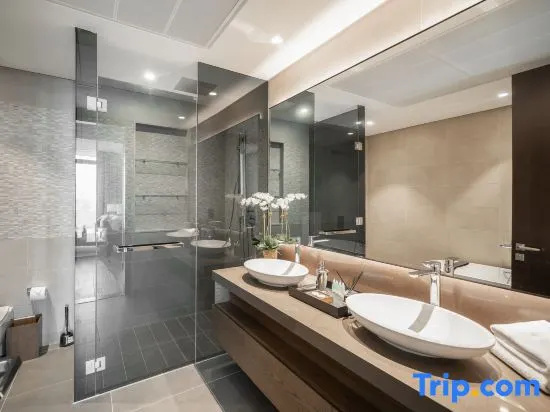 Luxury High-Floor 1BR apartment, Iconic Dubai Marina View in Jumeirah Living Marina Gate