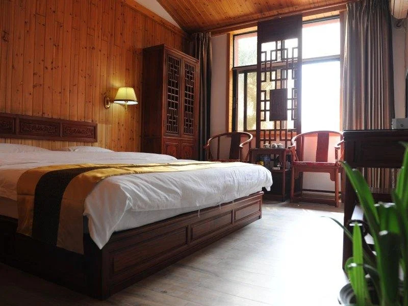 IU Hotel Ruili Nanmao Street - Général