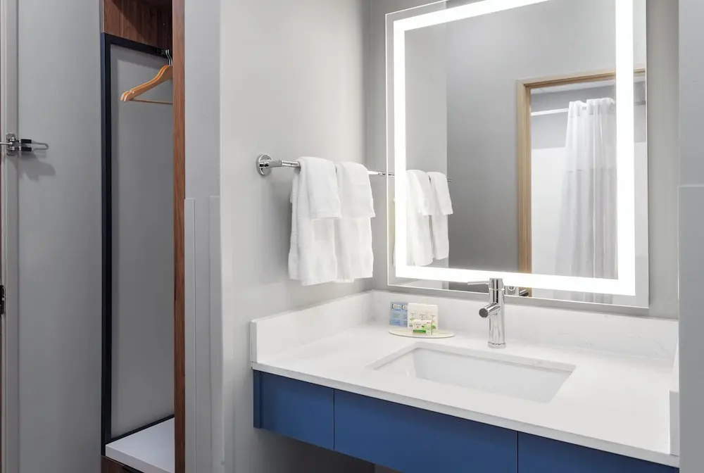 1 Bedroom Double Suite (full double bed)