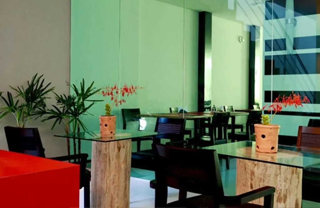 Food & Beverage