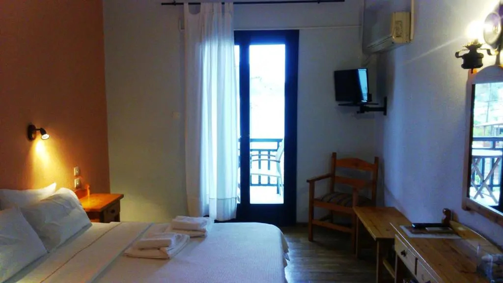Standard Double room with sea view (full double bed)