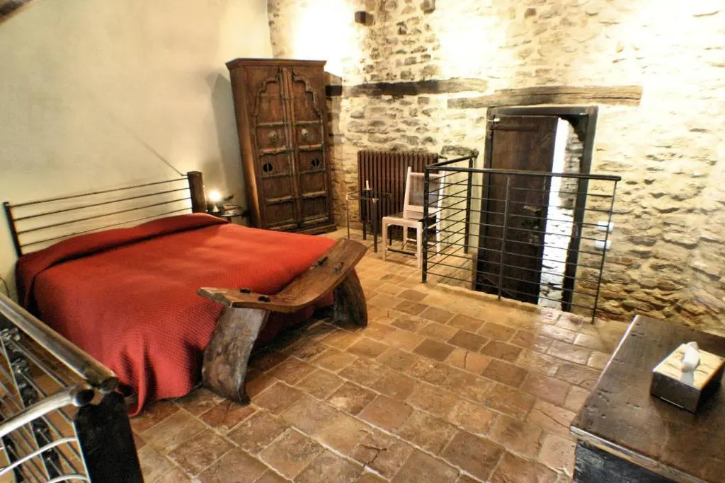 Deluxe Double room (full double bed)