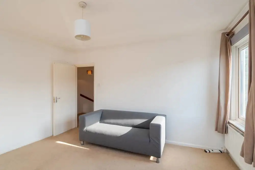 Quiet 2 Bedroom Apartment