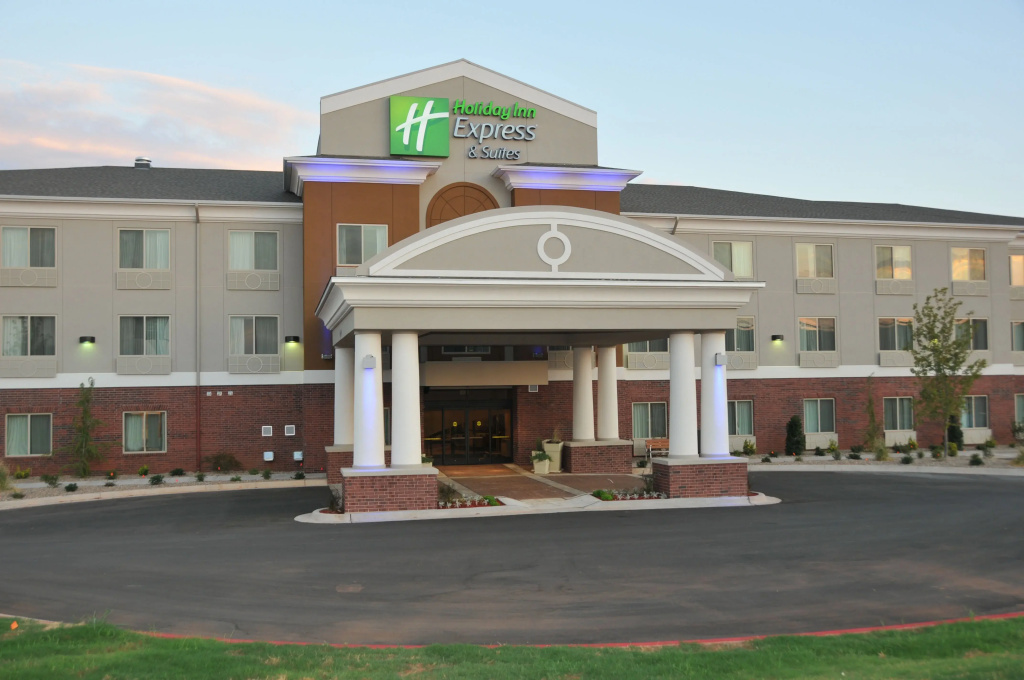HOLIDAY INN EXP STES CLINTON by IHG