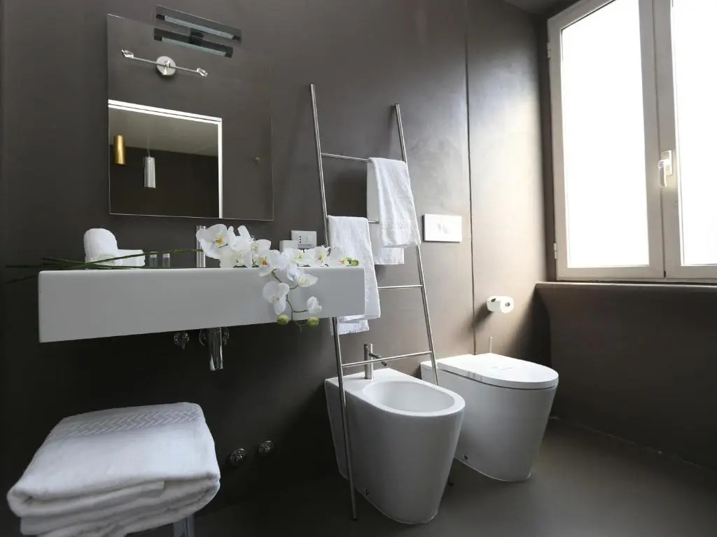 Deluxe Double room (full double bed)