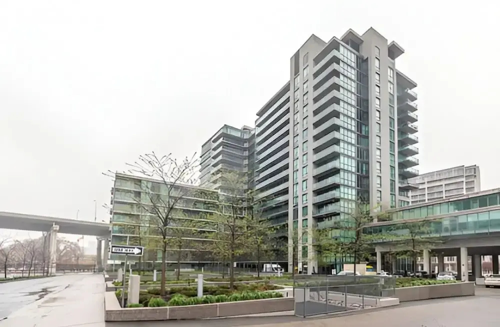 Guestilo Residence - Fort York