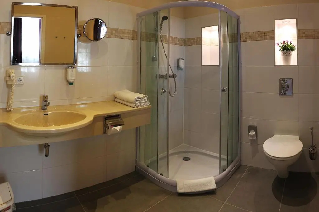 Comfort room