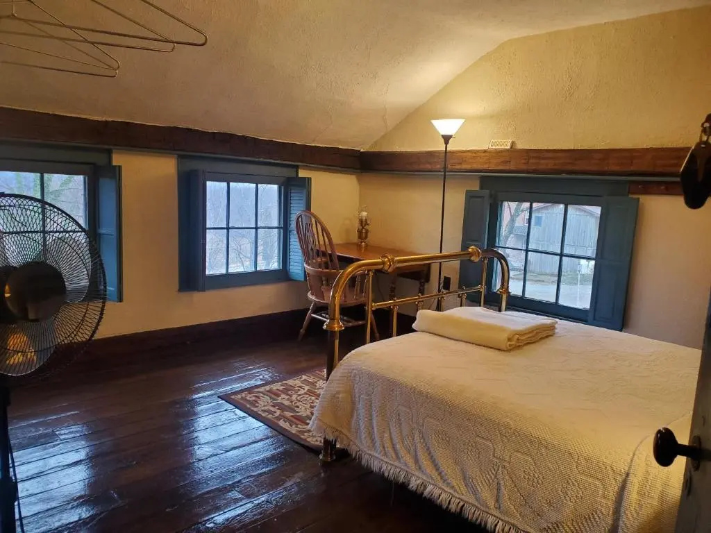 3 Bedrooms Cottage