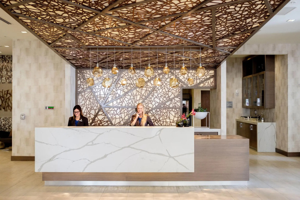 Lobby & Reception
