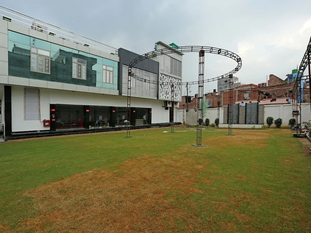 Capital O 16639 Hotel Shri Pushpraj