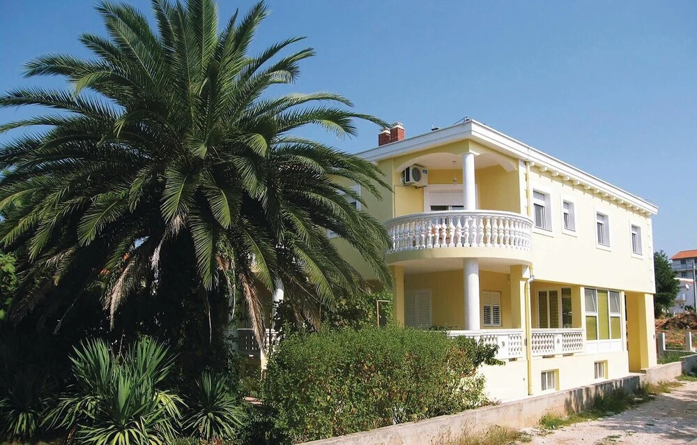 Stunning Home in Zadar With Wifi and 2 Bedrooms