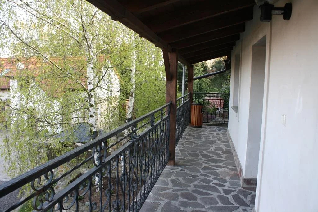Balcony & Terrace