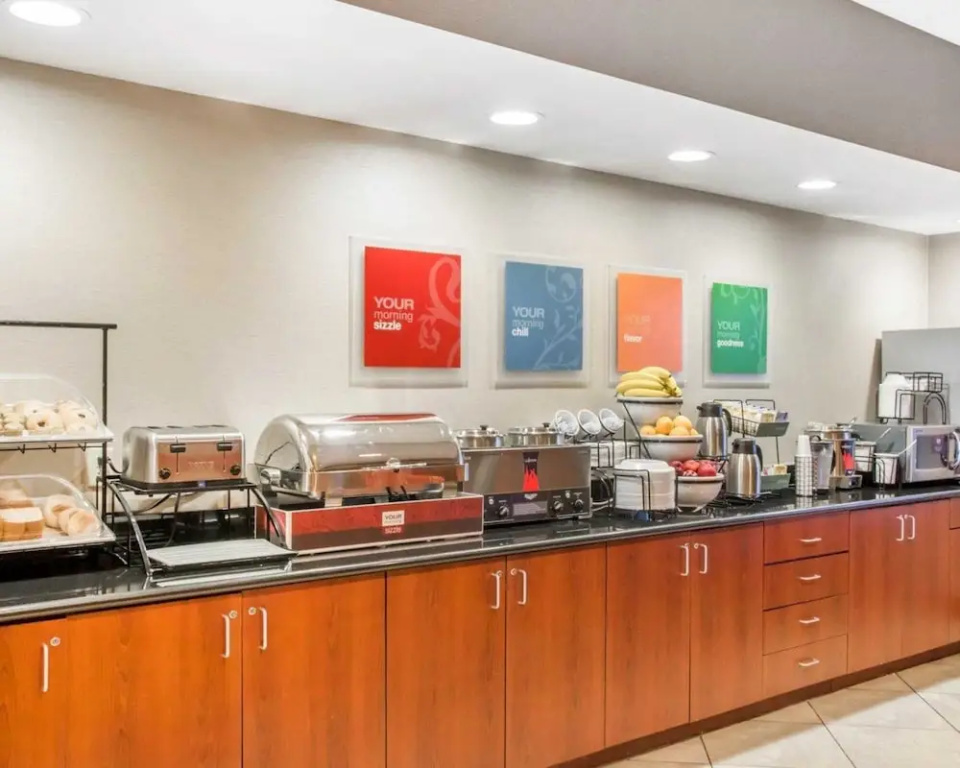 Comfort Inn & Suites