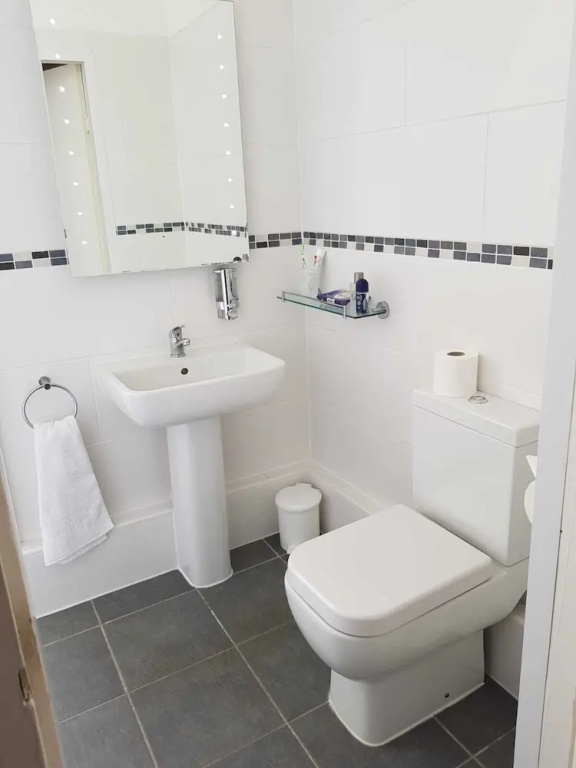 Executive Double room (full double bed)