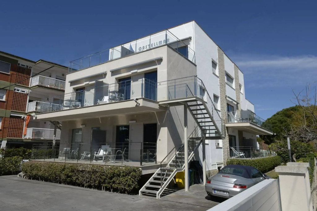 Castellmar Apartments