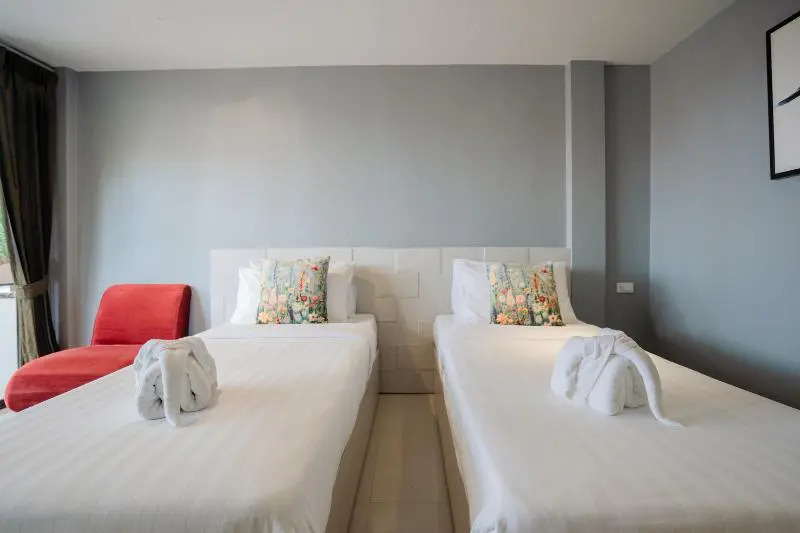 Двухместный номер Deluxe с балконом двуспальная кровать в Club Bamboo Boutique Patong Beach Resort