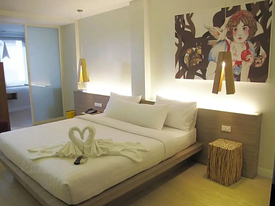 Deluxe Double room (full double bed)