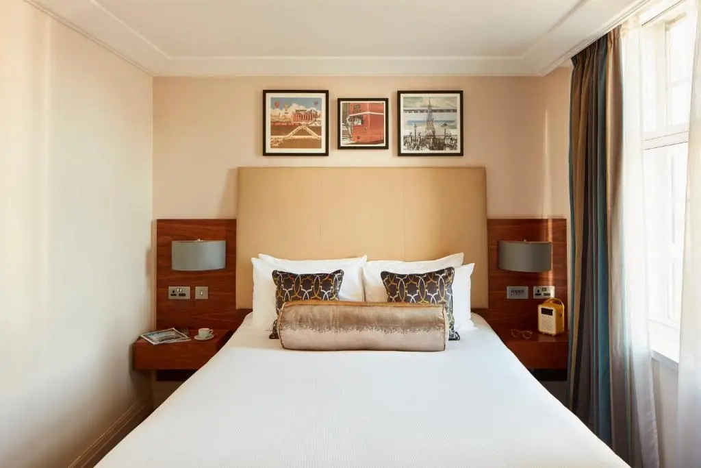Classic Double room (full double bed)
