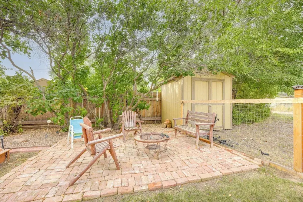 8 Mi to Lake Bowdoin: Pet-friendly Family Home!