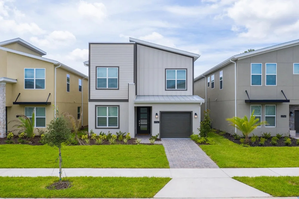 Gorgeous Family Friendly 5 Bd w/ Pool Close to Disney @ Storey Lake 2767