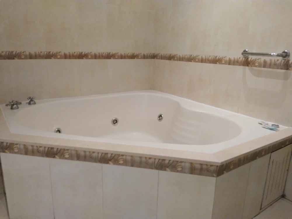 Double Suite (full double bed)
