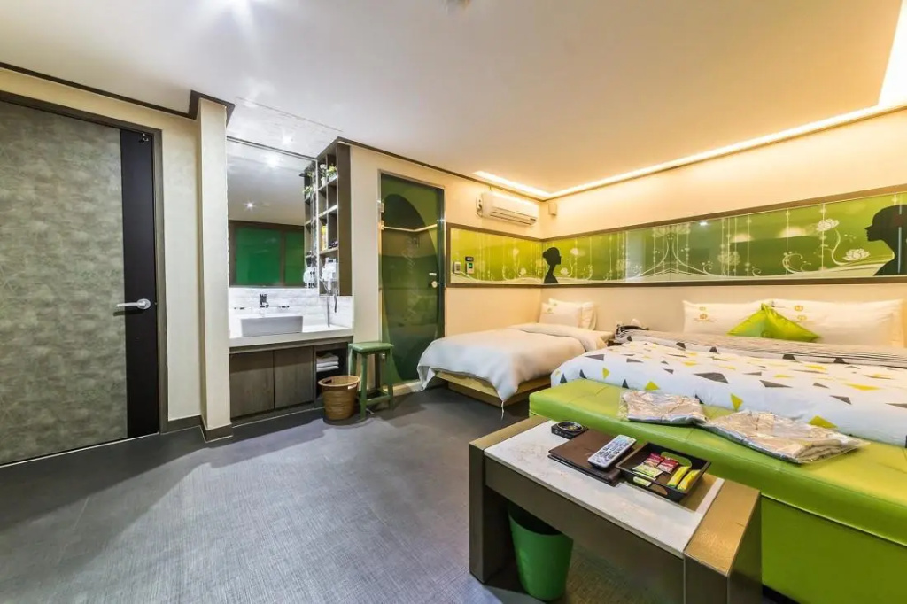 Standard Double room (twin beds)