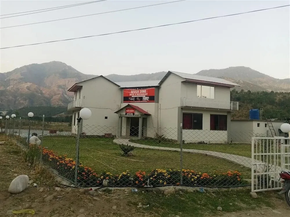 River Dine Hotel