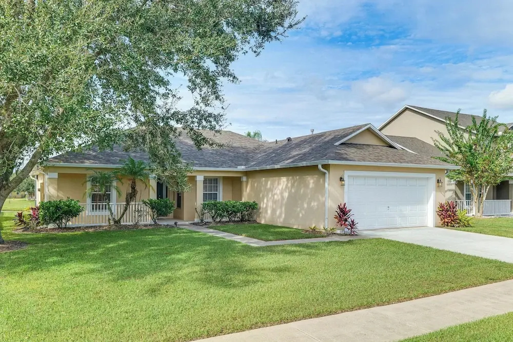Florida Family Fun! Tranquil Home w/ Water Views