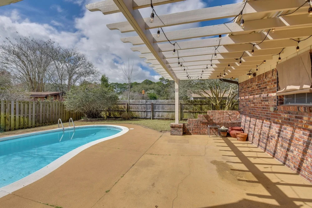 4 Mi to Garniers Beach Park: Home w/ Private Pool!