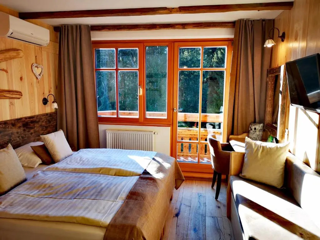 Standard Double room with balcony (full double bed)