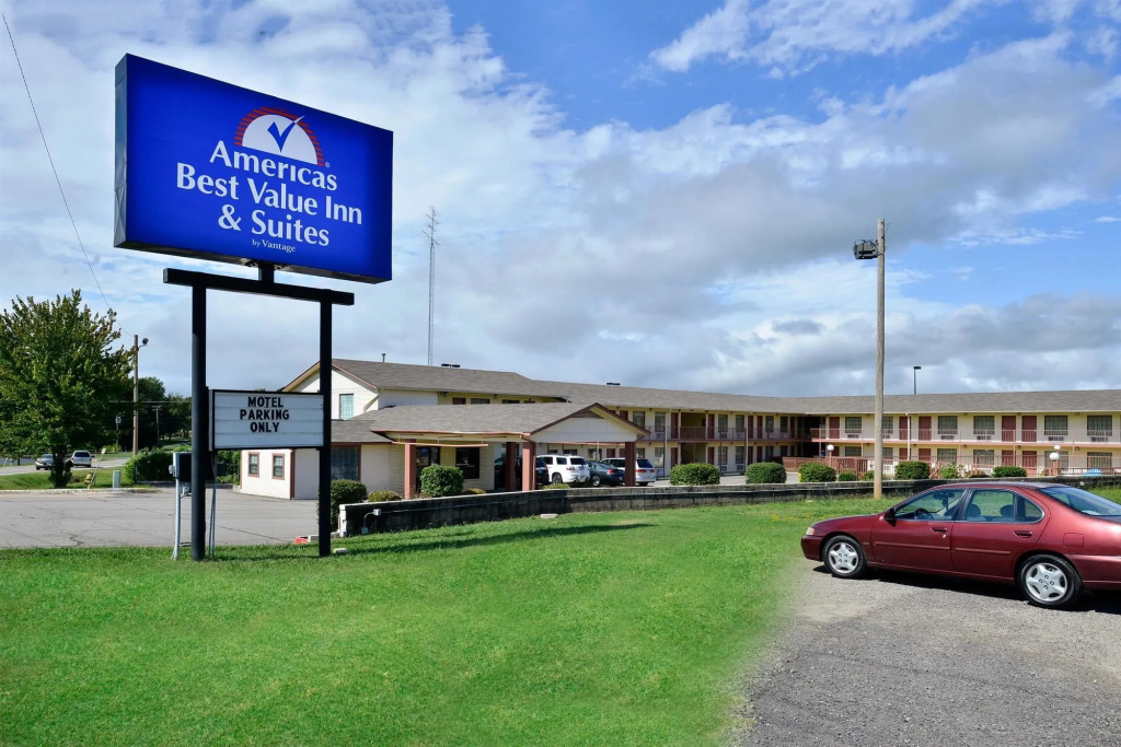 American Inn & Suites Russellville: Фото объекта из Shelterz