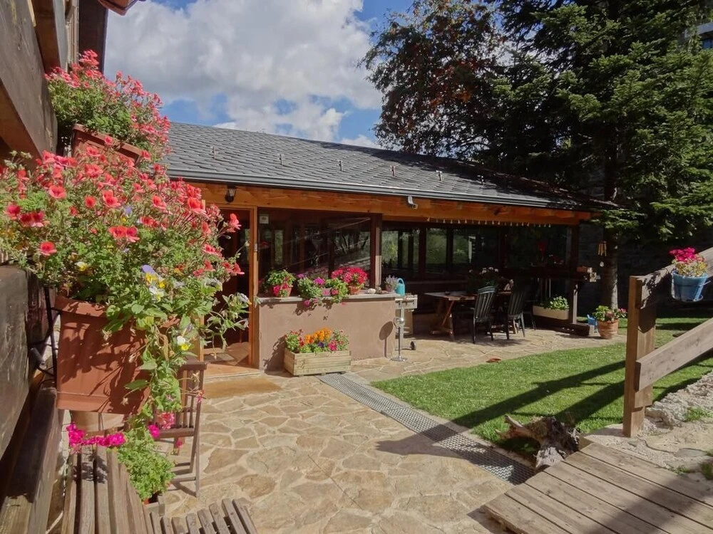 Hostal Xalet Refugi Pere Carné - Hostel