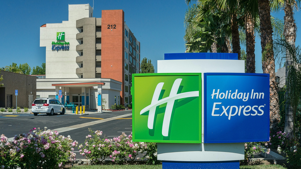 Holiday Inn Express Fullerton - Anaheim by IHG