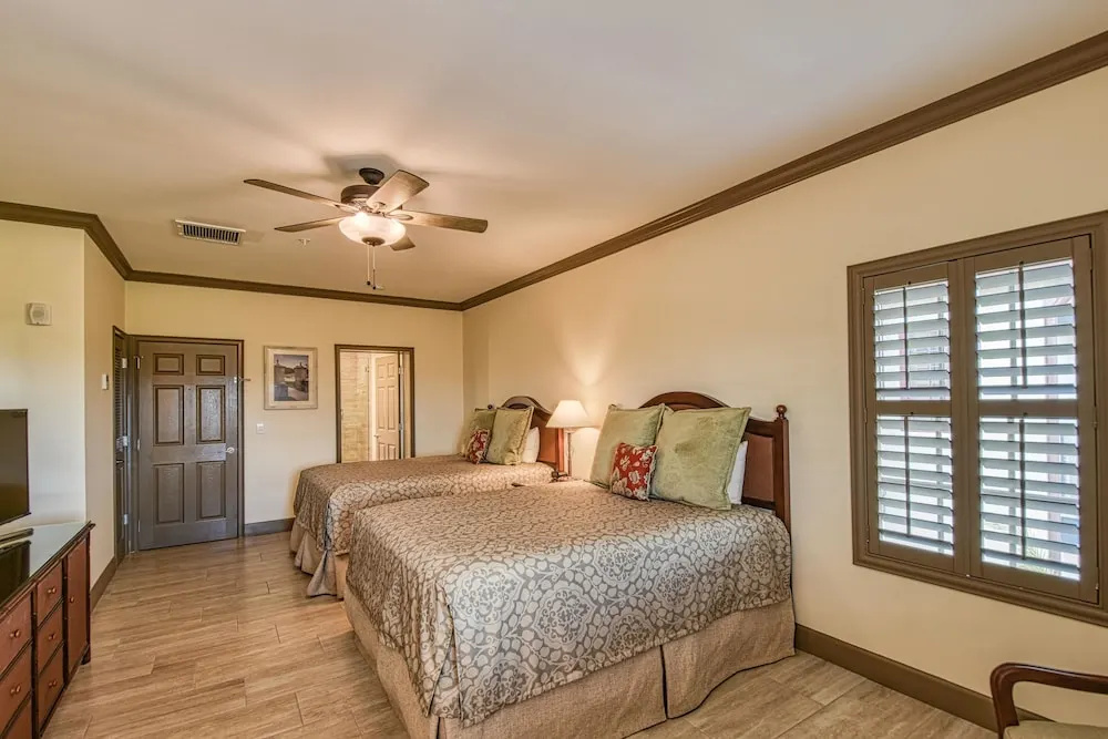 Standard Double room with balcony (full double bed)