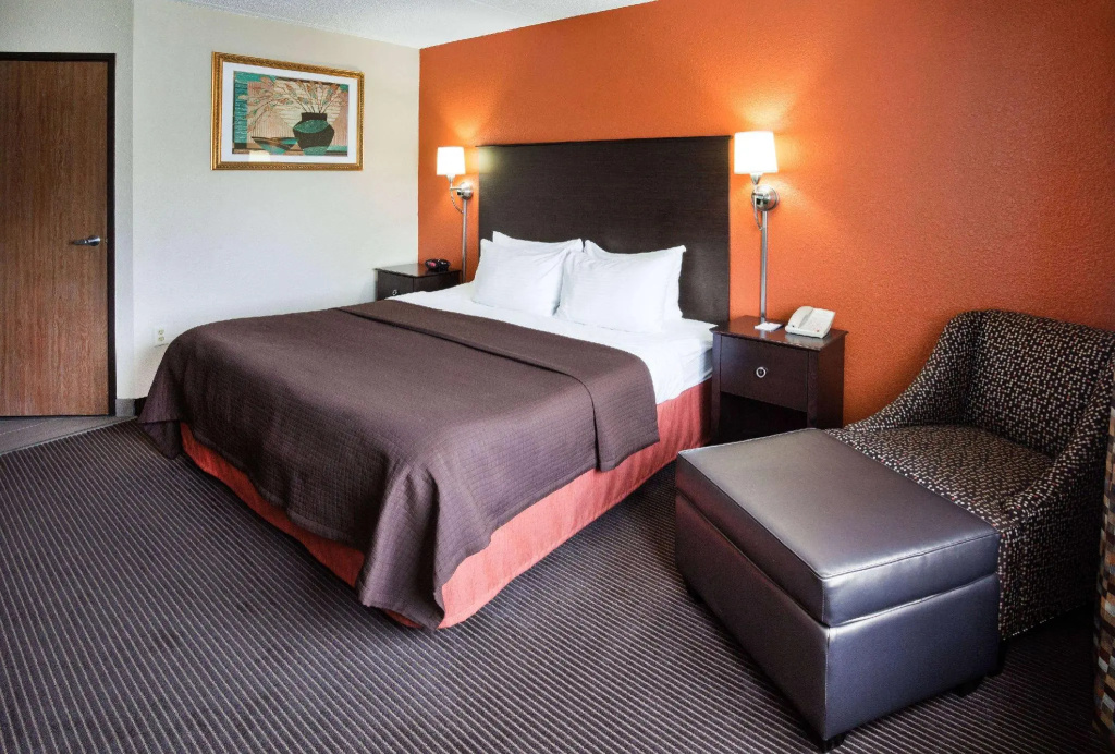 Standard Double room (full double bed)