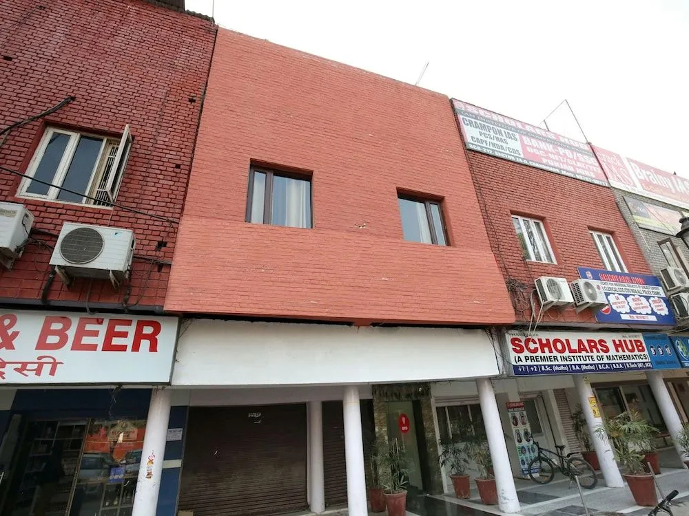 OYO 322 Hotel Royal