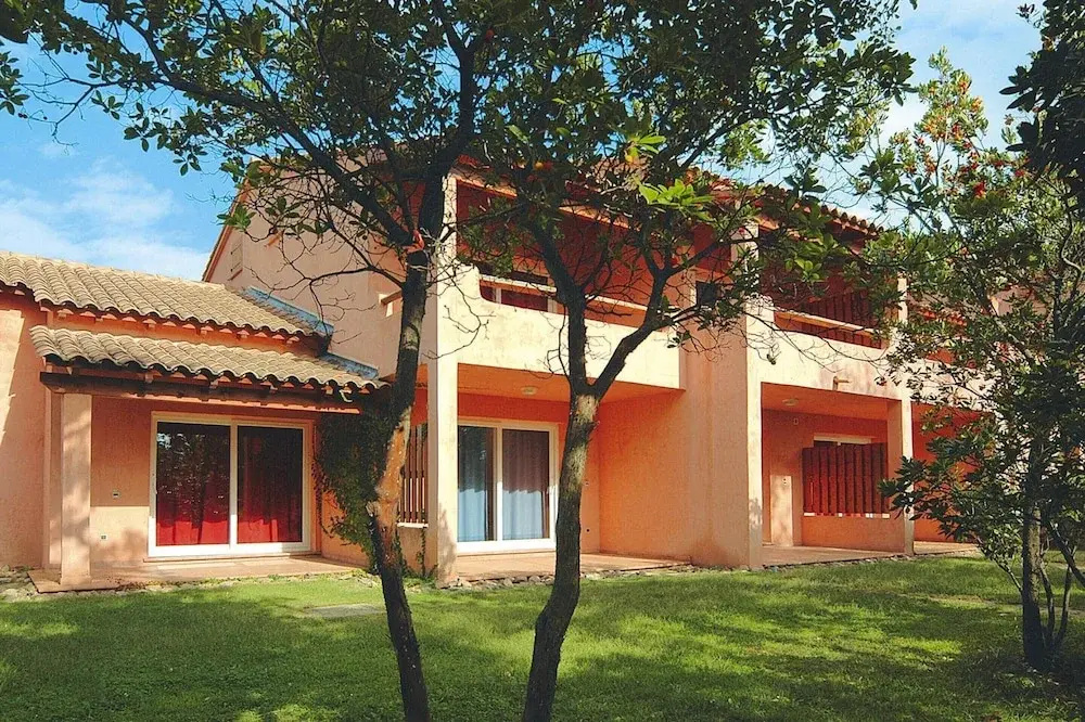 Apartment in Pinarellu Near Beach & Pool