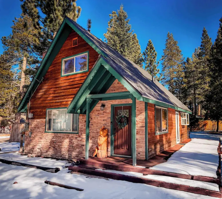 Charming Cherokee Cabin Secluded Stay for 6 Just 10 Minutes to Tahoe!