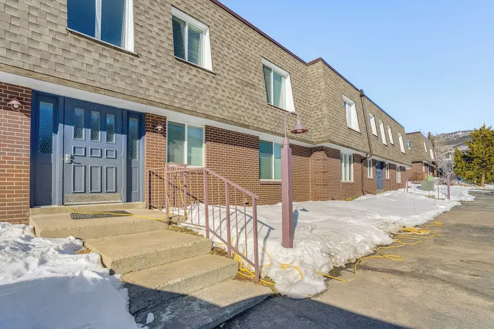 7 Mi to Ski Resort: Dillon Condo w/ Mtn Views
