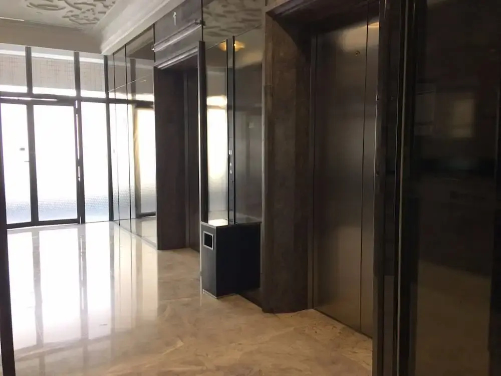 Lobby & Reception