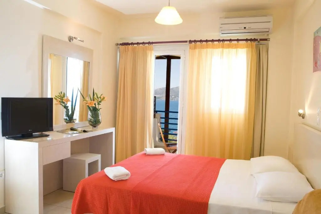 Double Studio with sea view (full double bed)