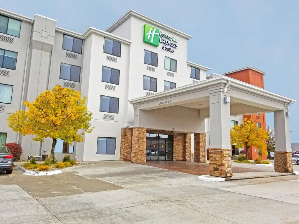 Holiday Inn Express & Suites Norfolk by IHG