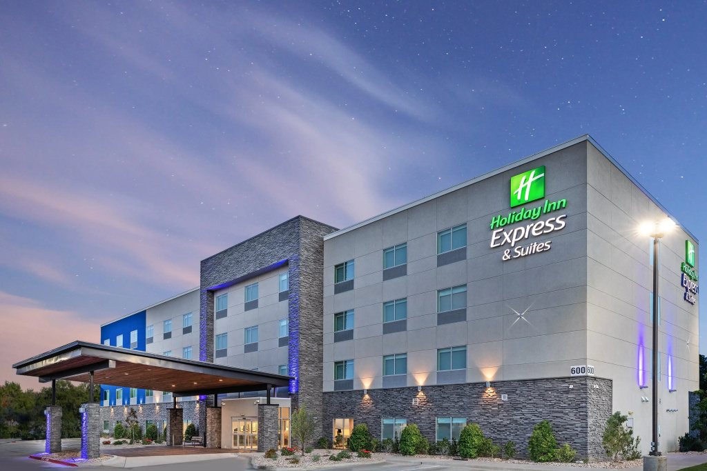 Holiday Inn Express & Suites Denton - Sanger by IHG