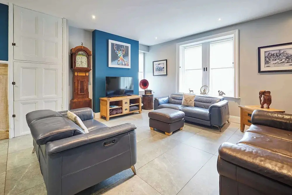 Mount Cottage, 5-beds, Sleeps 10, Pet Friendly