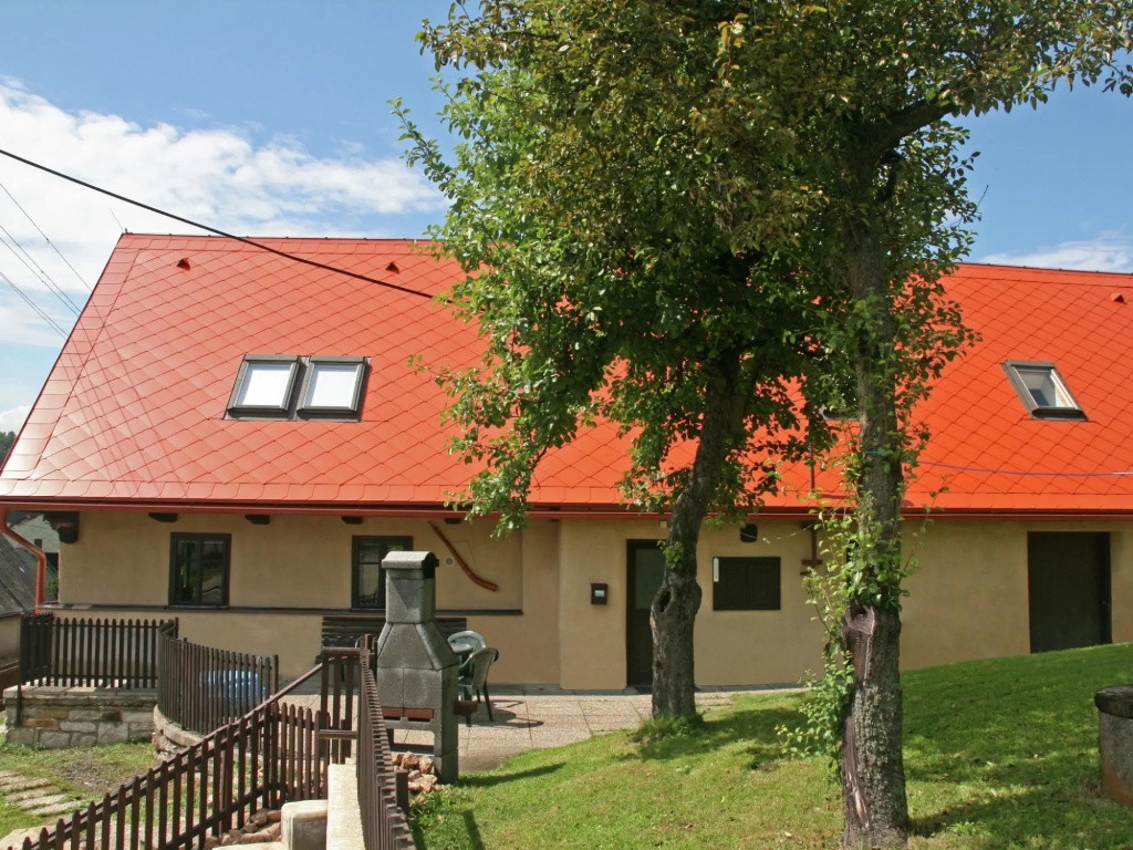 Authentic Holiday Home with Garden near Trutnov