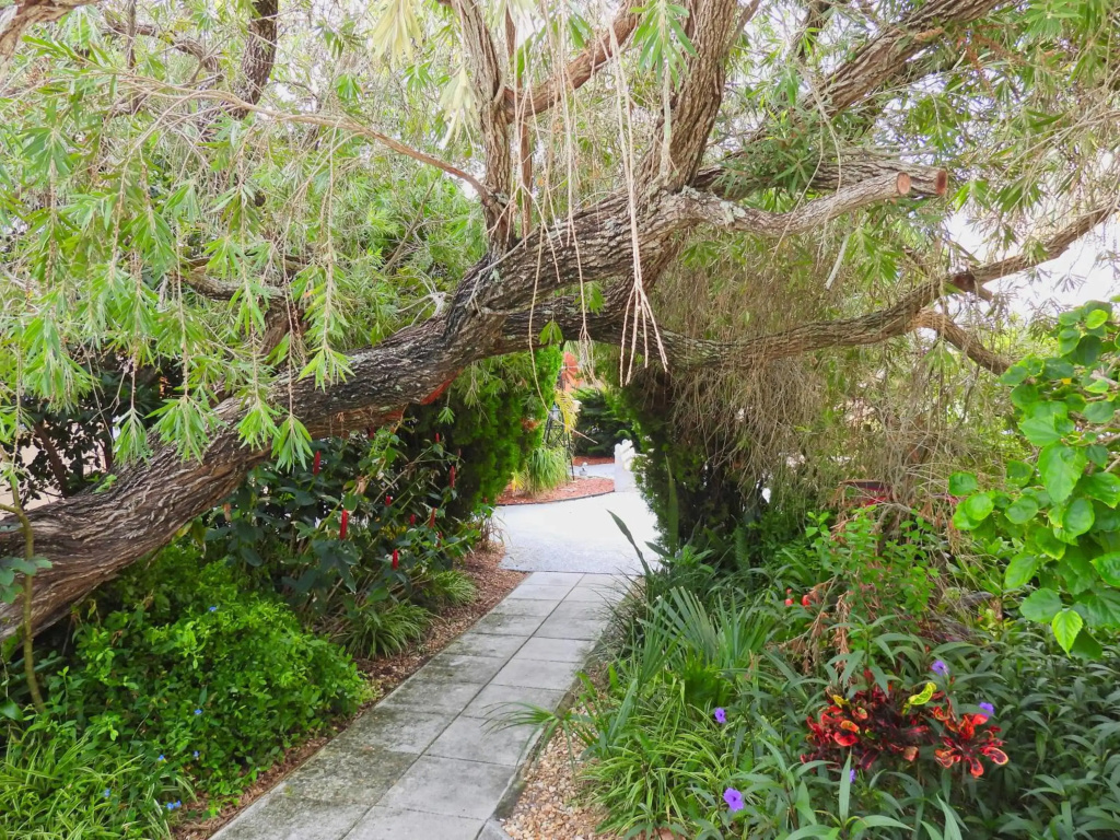 Cozy Canaveral Beach Condo! Next to NASA Launch Site