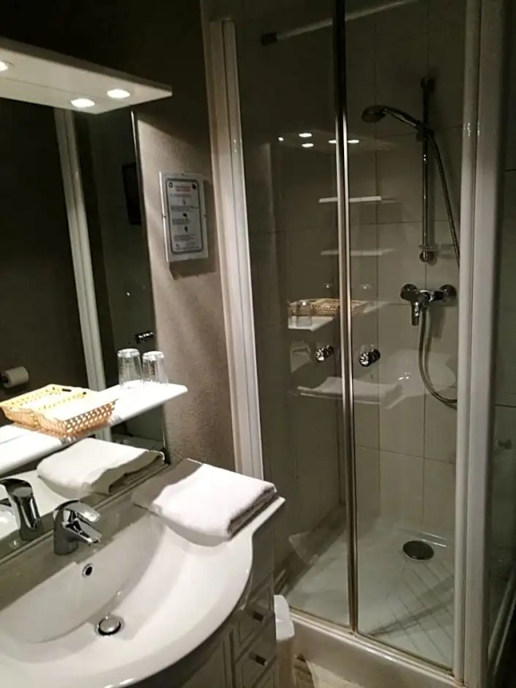Standard Double room with garden view (full double bed)