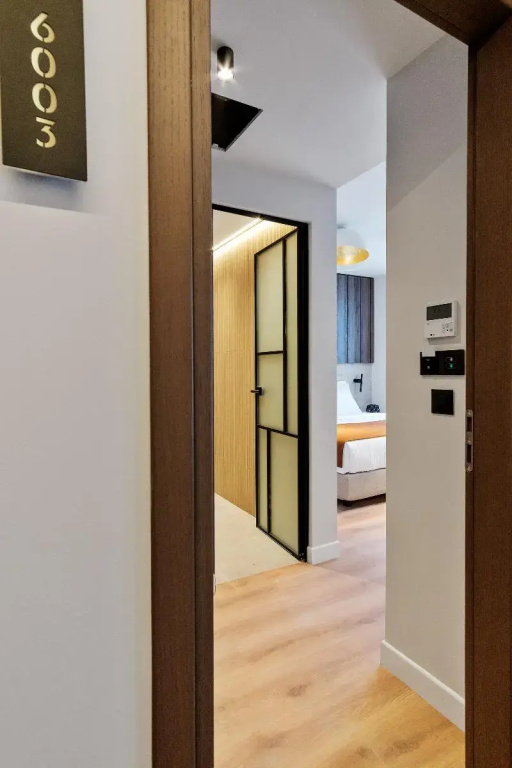 Premium Double room (full double bed)